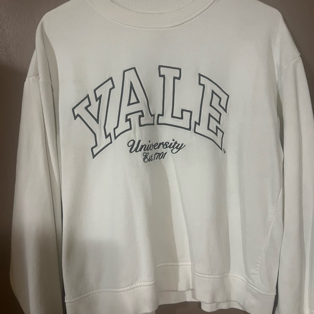 H&M Cream White Logo Crewneck Sweatshirt Yale University
